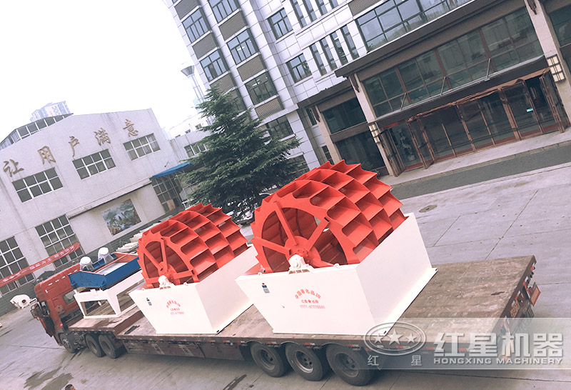 洗石子機器裝車發(fā)貨 洗石子機器裝車發(fā)貨