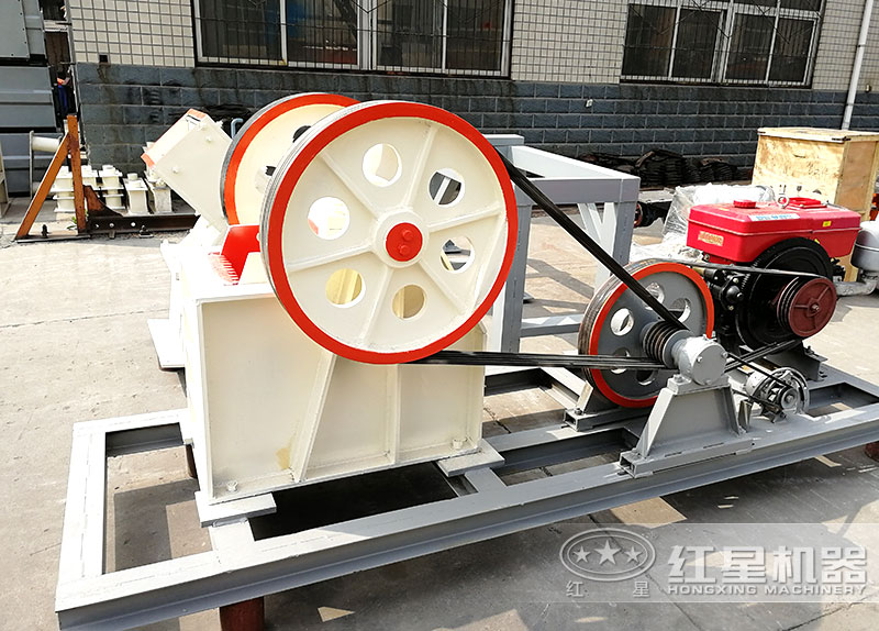 柴油式小型顎式破碎機 柴油式小型顎式破碎機