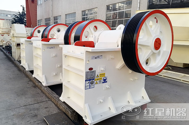 顎式白云石破碎機(jī)圖片 顎式白云石破碎機(jī)圖片