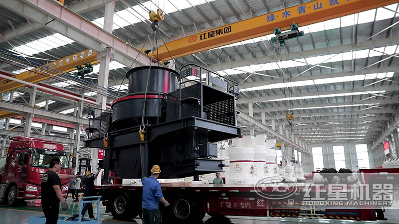 石灰?guī)r粉碎制砂設備裝車發(fā)貨 石灰?guī)r粉碎制砂設備裝車發(fā)貨