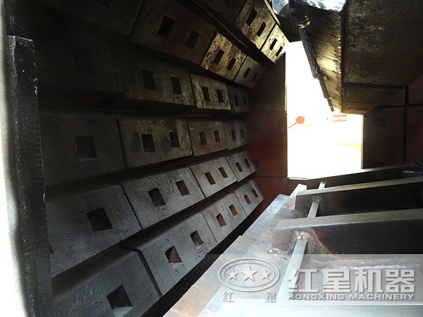 1315反擊式破碎機細節(jié)圖 1315反擊式破碎機細節(jié)圖