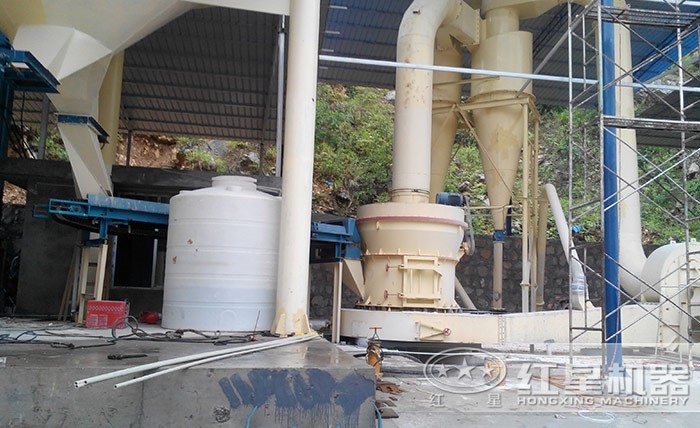 石灰石磨粉機(jī)生產(chǎn)現(xiàn)場(chǎng) 石灰石磨粉機(jī)生產(chǎn)現(xiàn)場(chǎng)