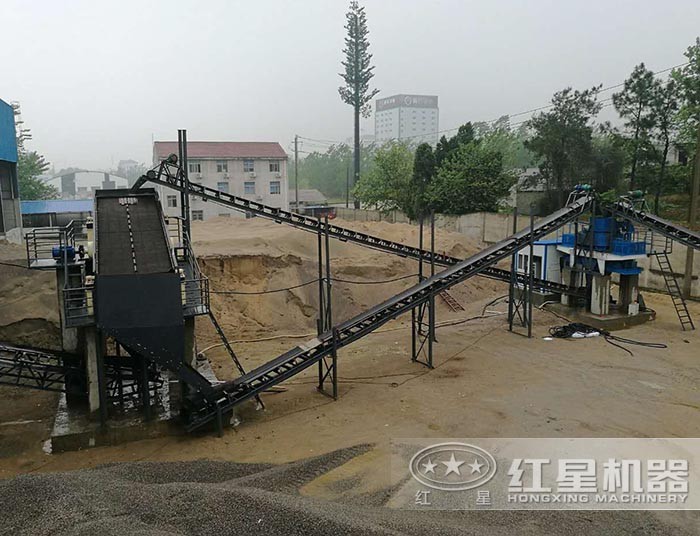 石頭碾沙生產(chǎn)線現(xiàn)場 石頭碾沙生產(chǎn)線現(xiàn)場