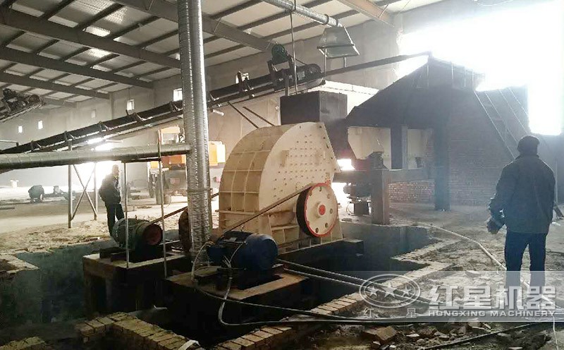 重型石料破碎機(jī)現(xiàn)場(chǎng)，紅星直銷更便宜