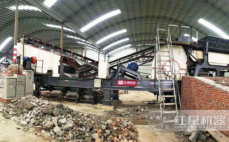 車載破碎機(jī)現(xiàn)場 車載破碎機(jī)現(xiàn)場