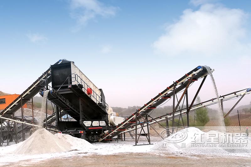 移動破碎制砂現(xiàn)場