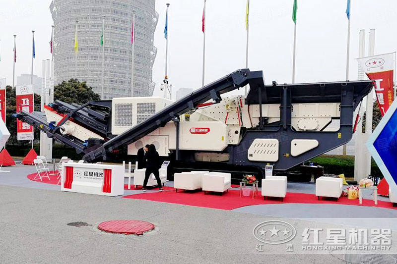 履帶式移動反擊破碎石機(jī)