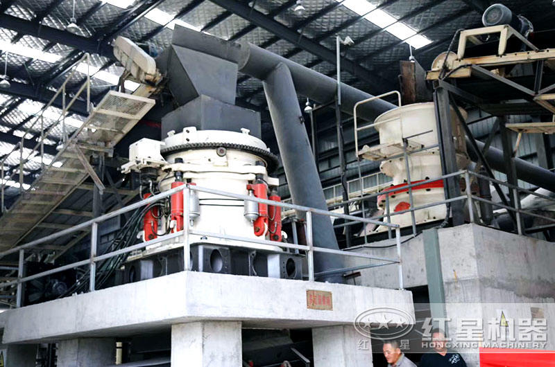 硬物料碎石場，圓錐式破碎機(jī)現(xiàn)場