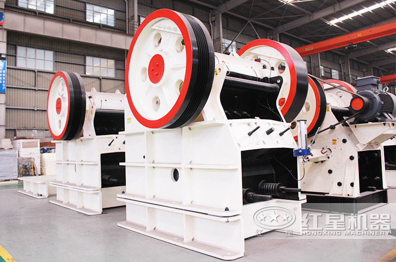 鄂式碎石機，進料口大，耐磨抗壓